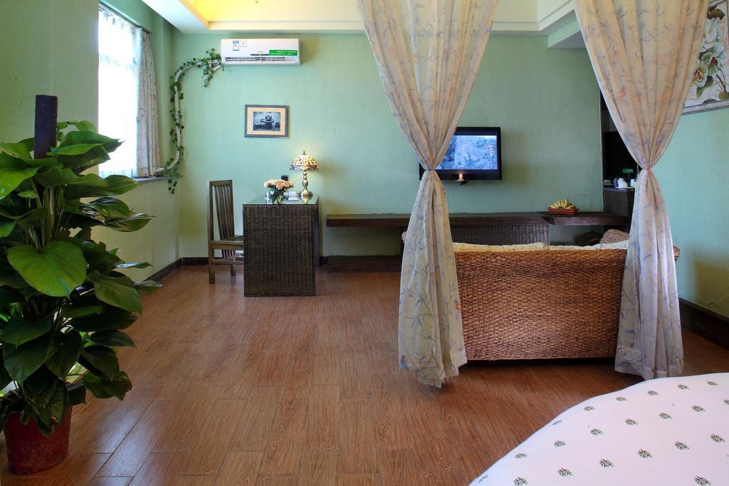 Forest City Resort Hotel Haikou  Room photo