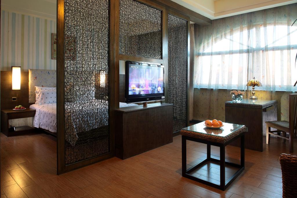 Forest City Resort Hotel Haikou  Room photo